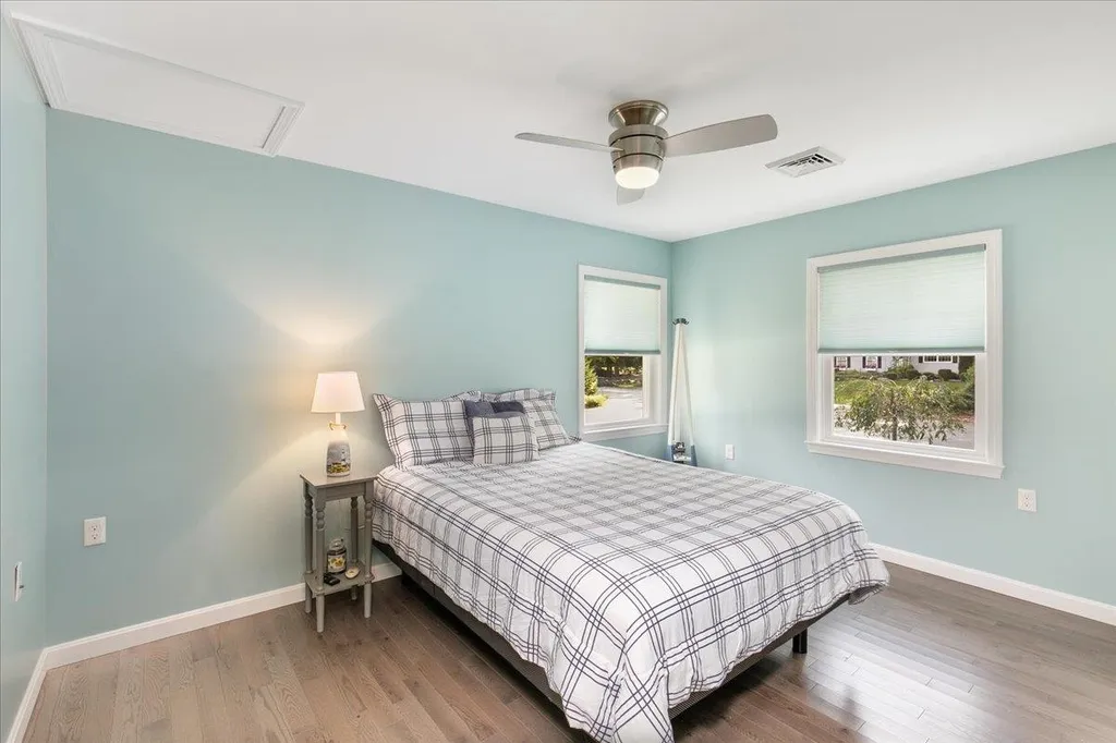 9 Glendale Road North Hampton NH 03862