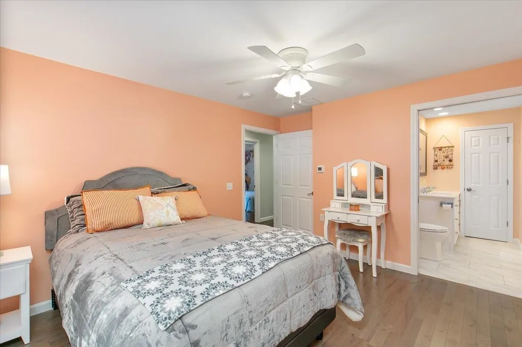 9 Glendale Road North Hampton NH 03862