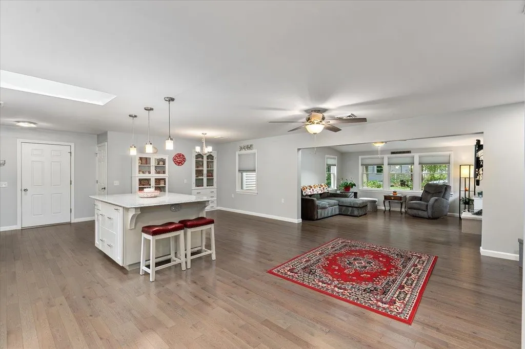 9 Glendale Road North Hampton NH 03862
