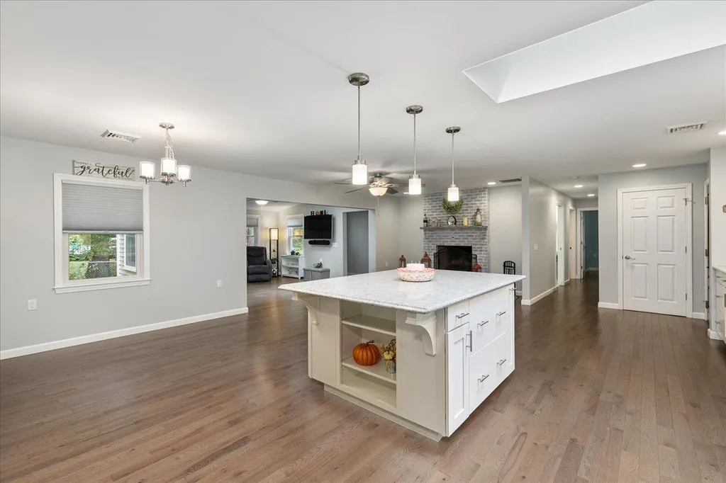 9 Glendale Road North Hampton NH 03862