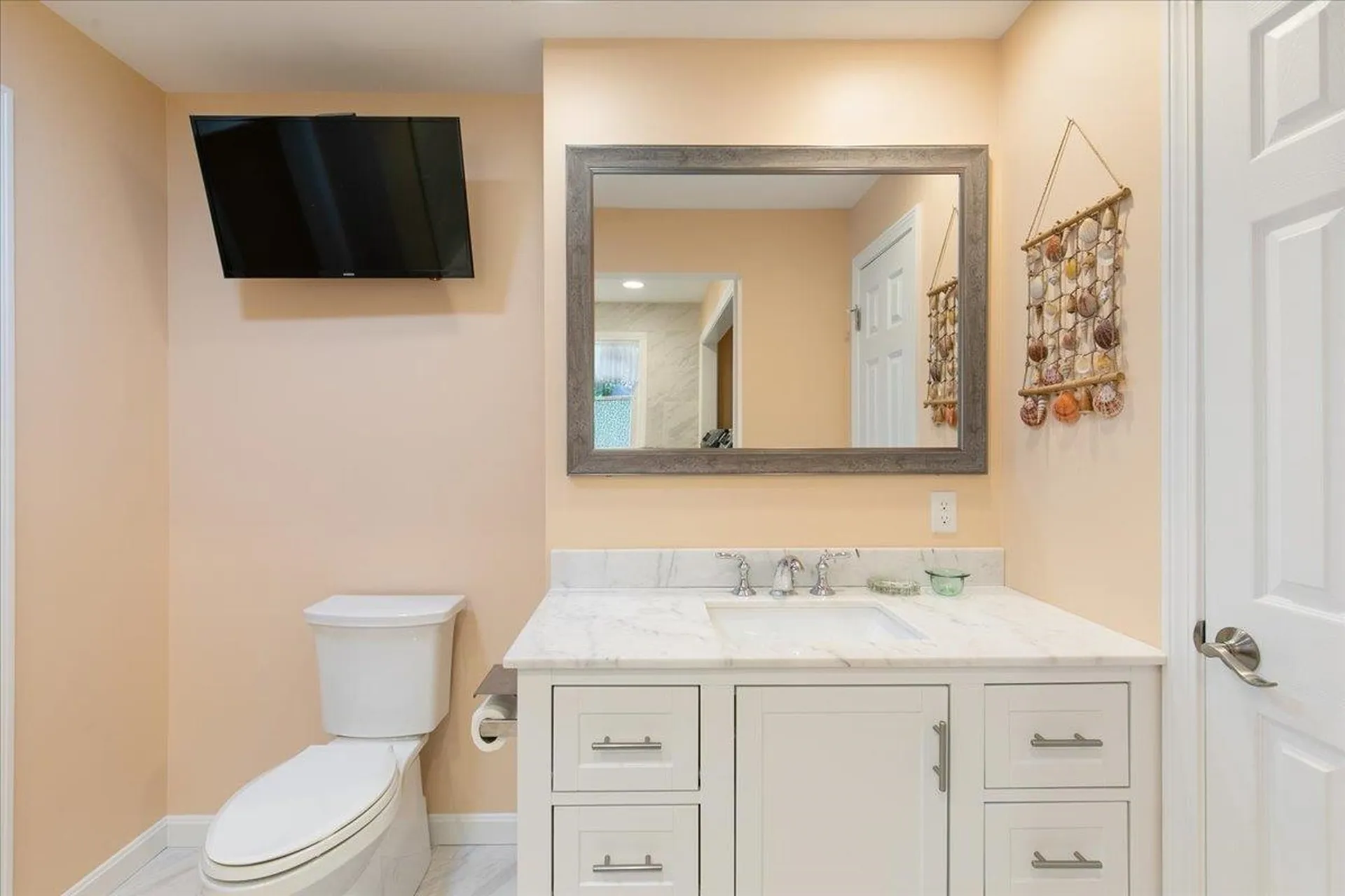 9 Glendale Road North Hampton NH 03862