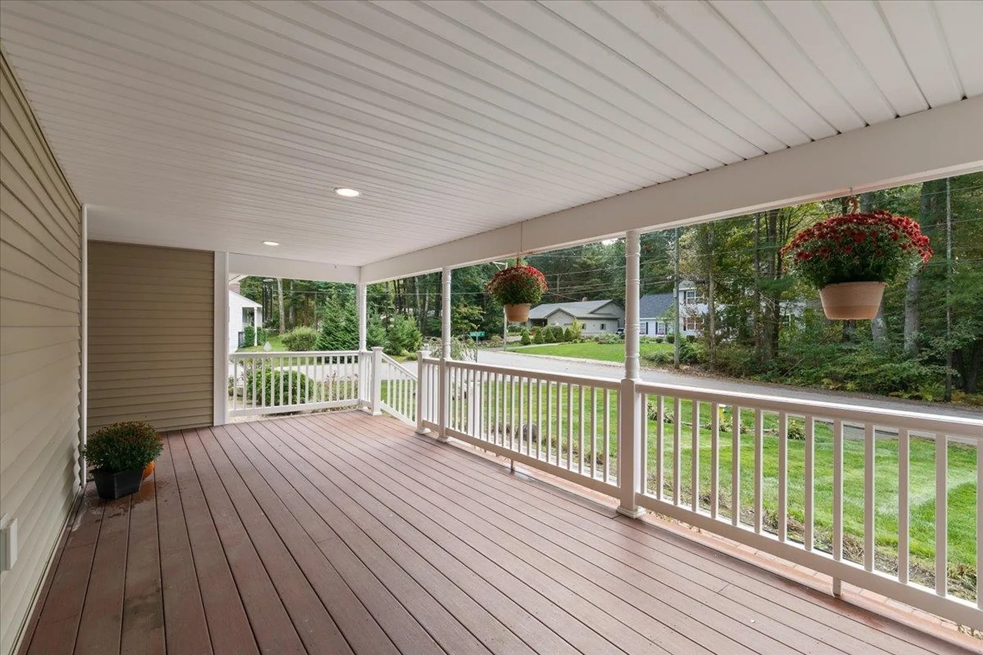 9 Glendale Road North Hampton NH 03862