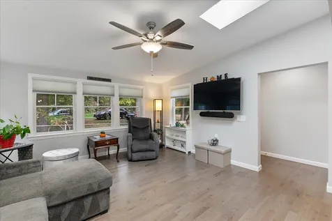 9 Glendale Road North Hampton NH 03862