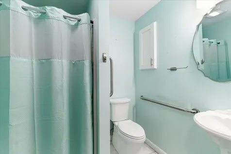 9 Glendale Road North Hampton NH 03862