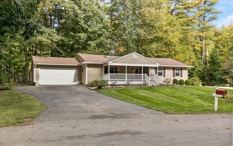 9 Glendale Road North Hampton NH 03862