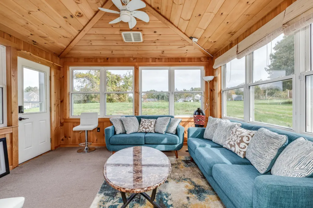 37 Currier Road Pelham NH 03076
