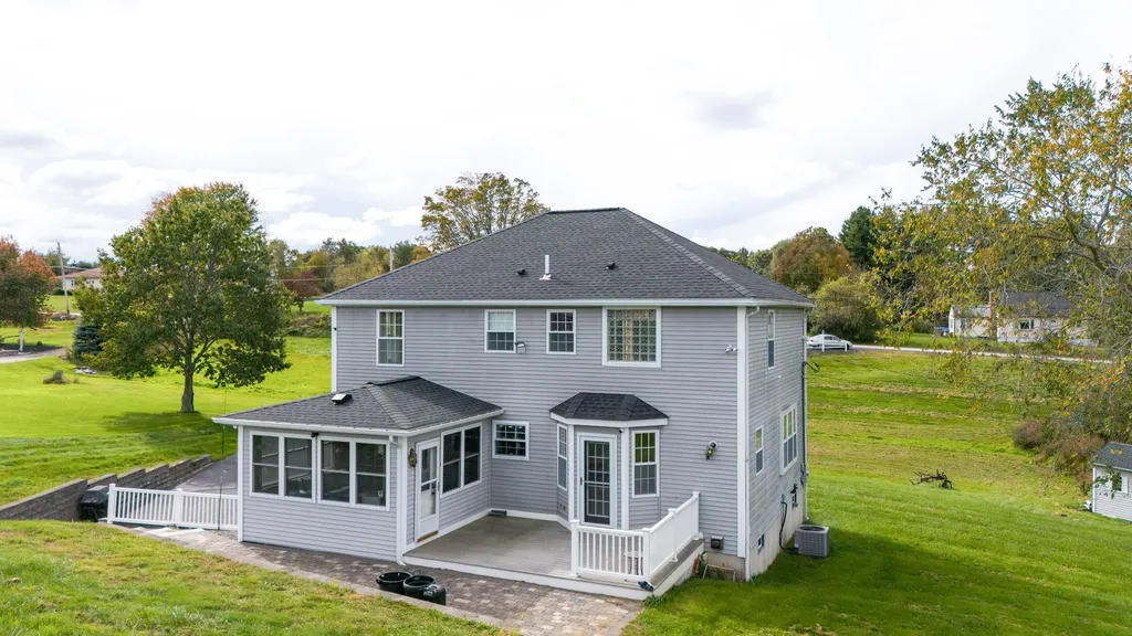 37 Currier Road Pelham NH 03076