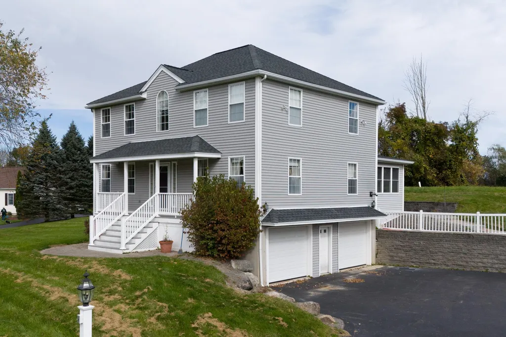 37 Currier Road Pelham NH 03076