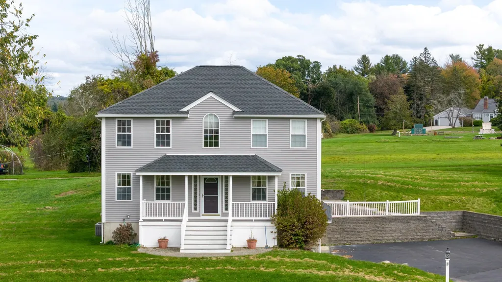 37 Currier Road Pelham NH 03076