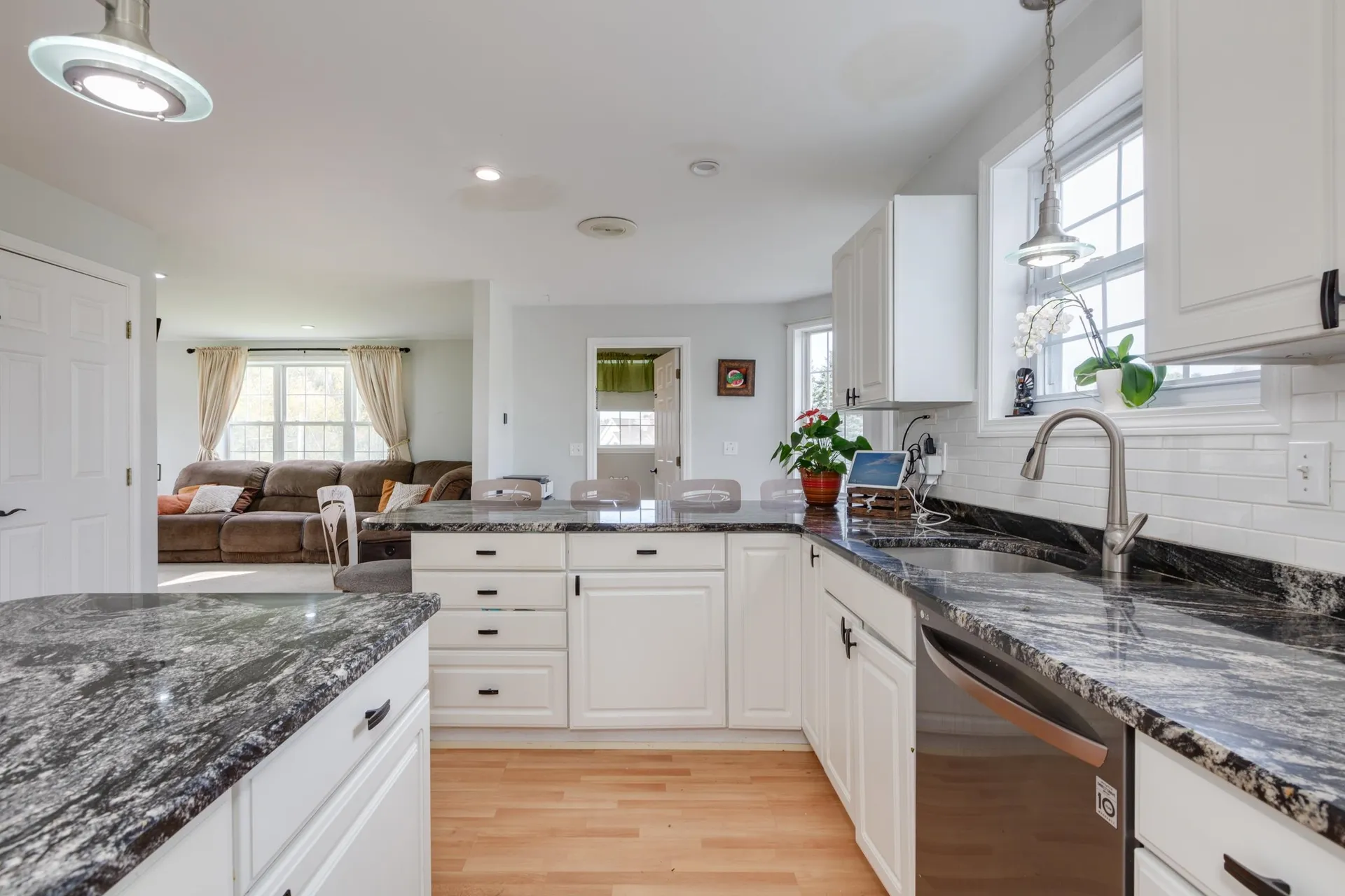 37 Currier Road Pelham NH 03076