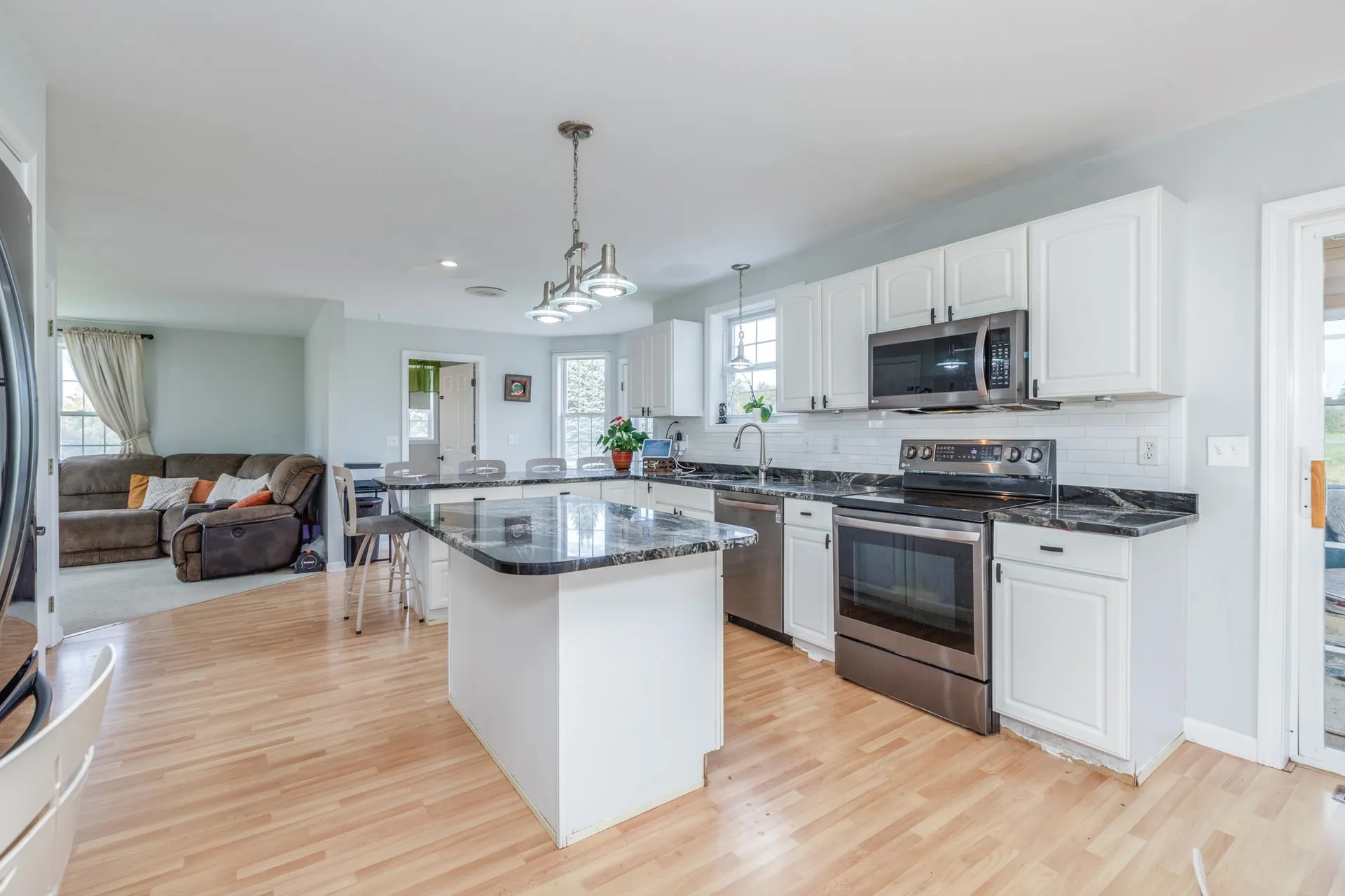 37 Currier Road Pelham NH 03076