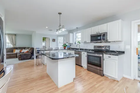 37 Currier Road Pelham NH 03076