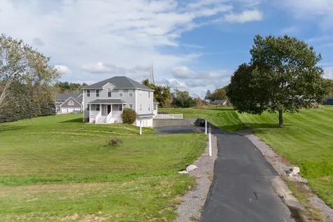 37 Currier Road Pelham NH 03076