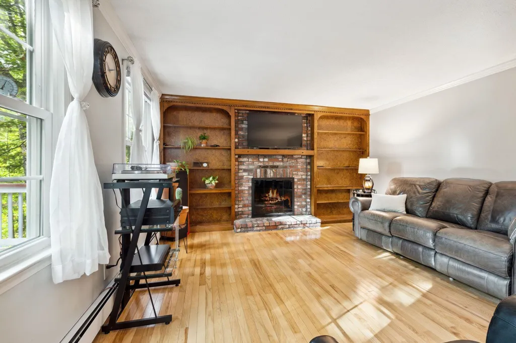 28 Pinnacle Street Hooksett NH 03106
