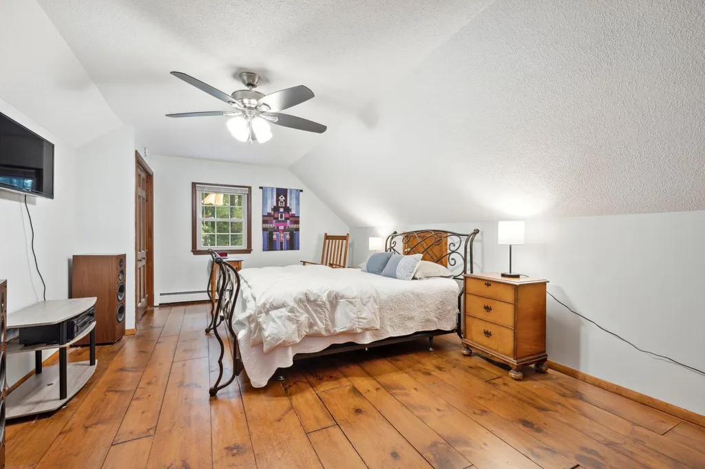 28 Pinnacle Street Hooksett NH 03106