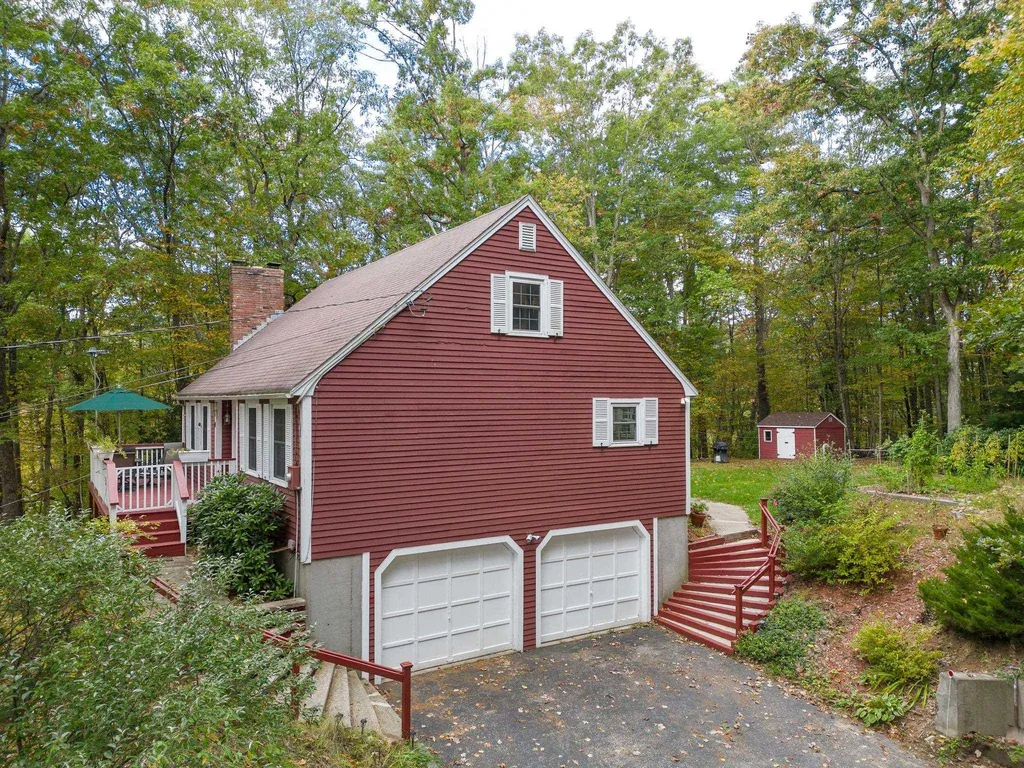 28 Pinnacle Street Hooksett NH 03106