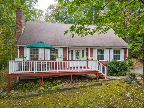 28 Pinnacle Street Hooksett NH 03106