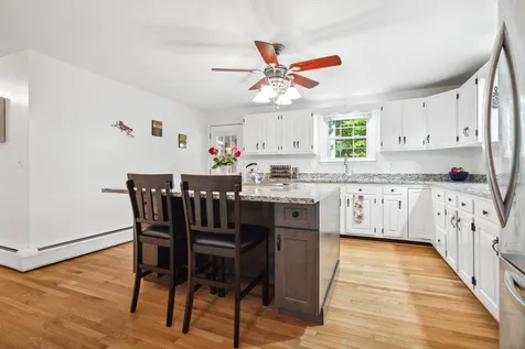 28 Pinnacle Street Hooksett NH 03106