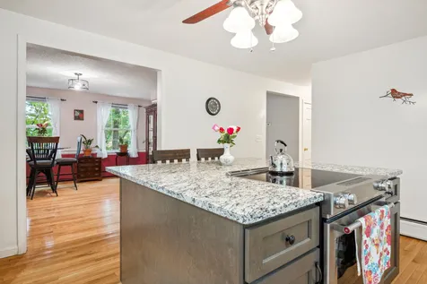 28 Pinnacle Street Hooksett NH 03106