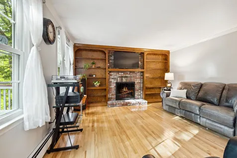 28 Pinnacle Street Hooksett NH 03106