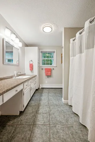 28 Pinnacle Street Hooksett NH 03106