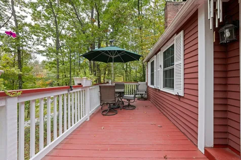 28 Pinnacle Street Hooksett NH 03106