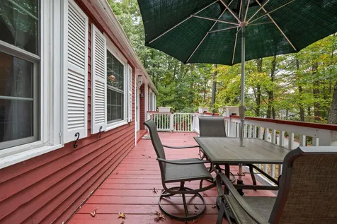 28 Pinnacle Street Hooksett NH 03106