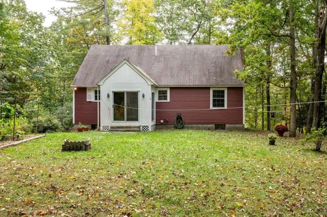 28 Pinnacle Street Hooksett NH 03106