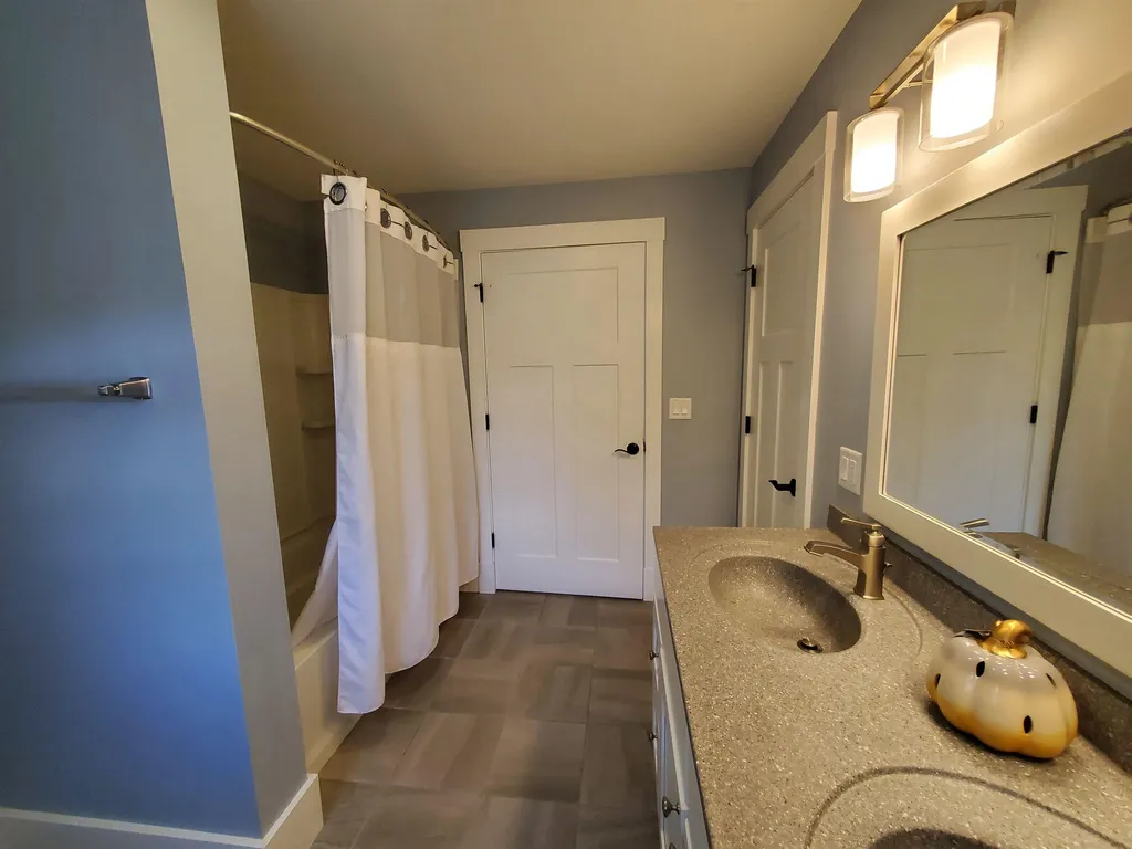 26 Sunset Rock Road Lebanon NH 03766