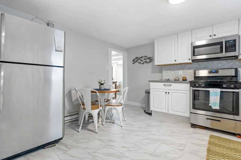 18 Perkins Avenue Hampton NH 03842