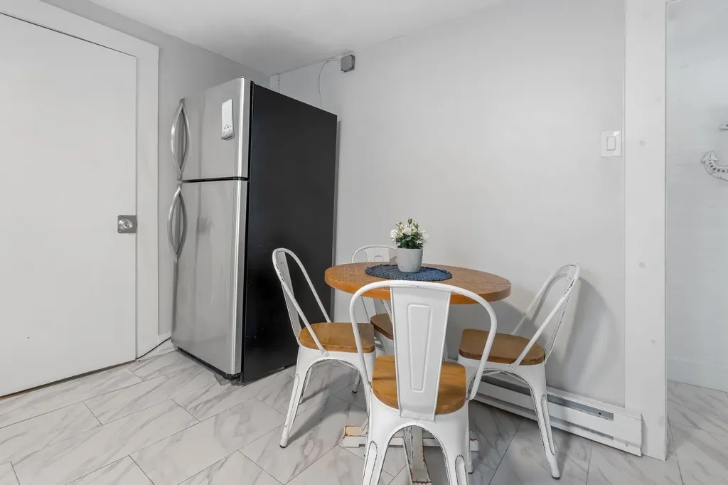 18 Perkins Avenue Hampton NH 03842