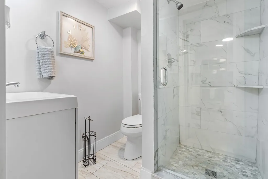 18 Perkins Avenue Hampton NH 03842