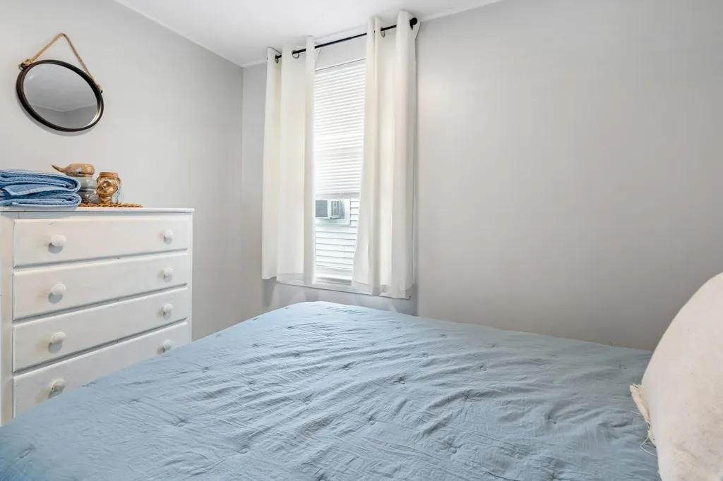 18 Perkins Avenue Hampton NH 03842