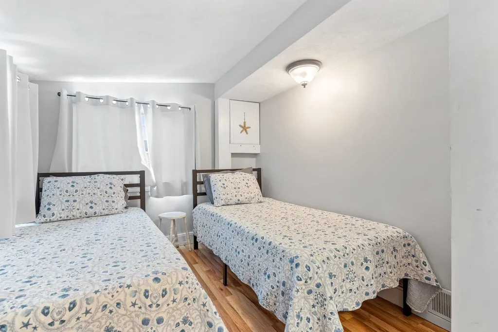 18 Perkins Avenue Hampton NH 03842