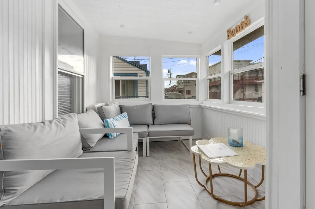 18 Perkins Avenue Hampton NH 03842