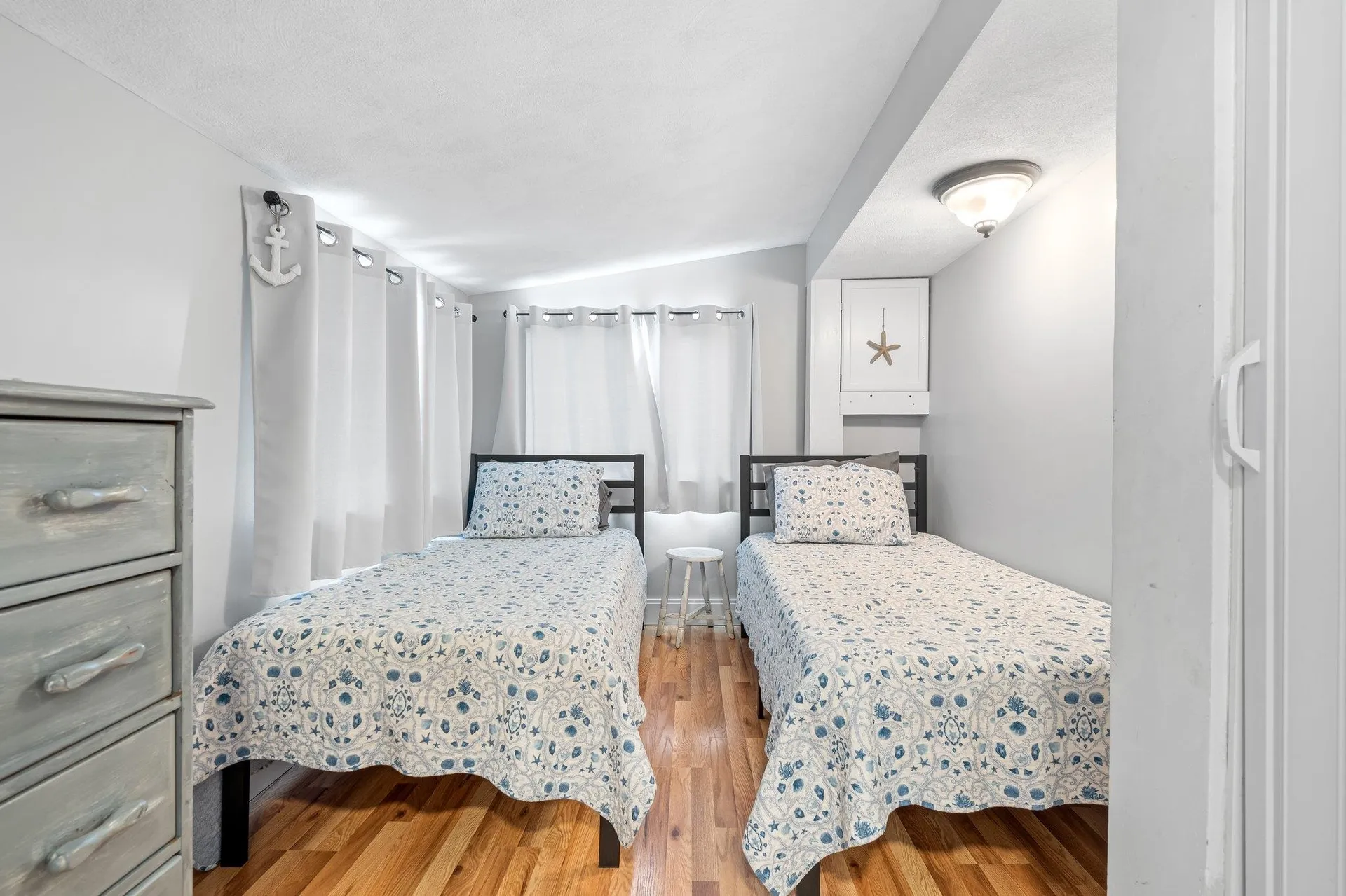 18 Perkins Avenue Hampton NH 03842