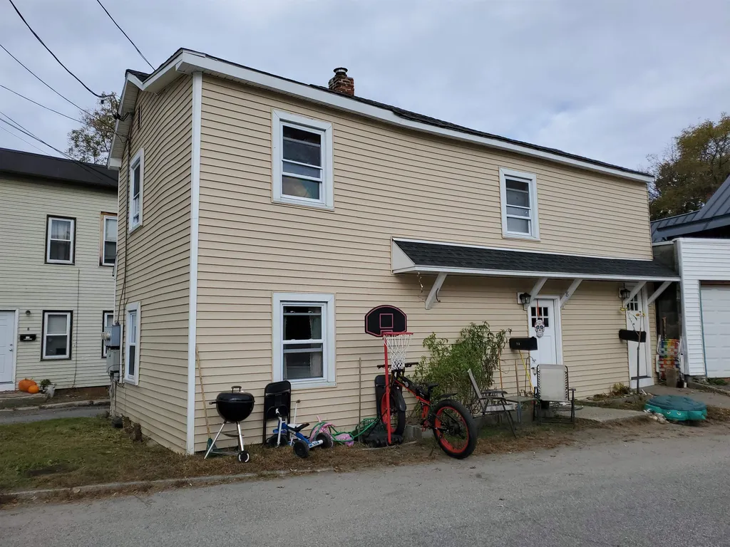 8 Wall Street Claremont NH 03743
