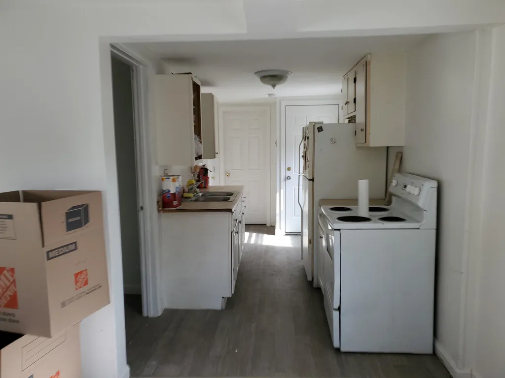 8 Wall Street Claremont NH 03743