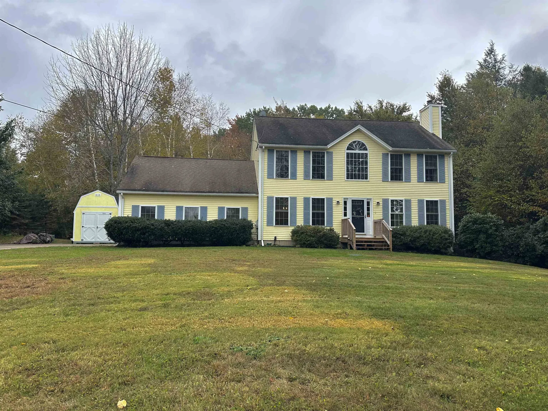 23 Strawberry Lane Raymond NH 03077
