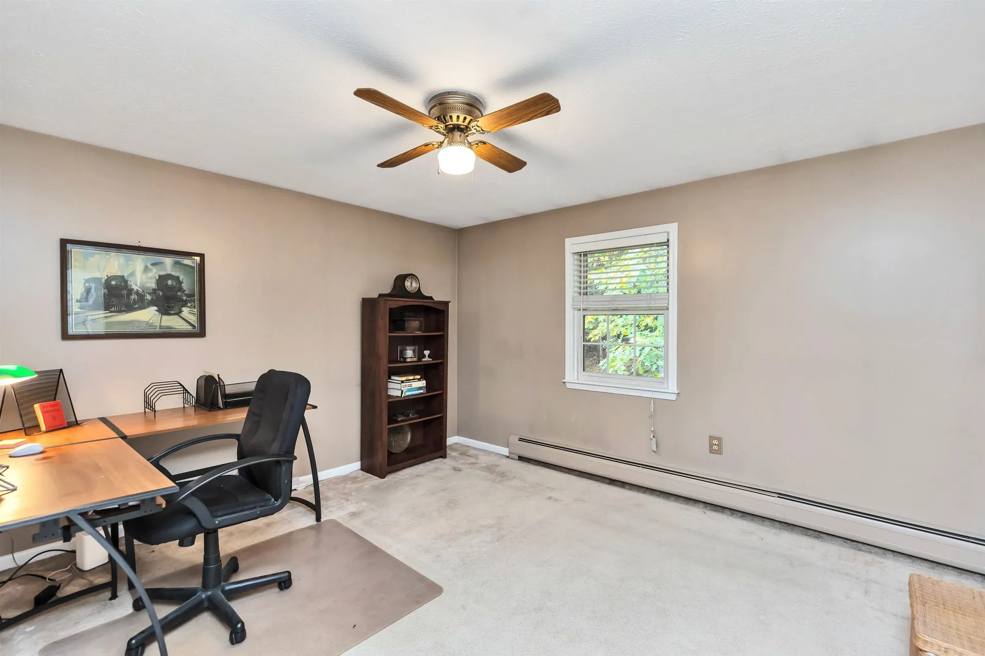 8 Lexington Avenue Londonderry NH 03053