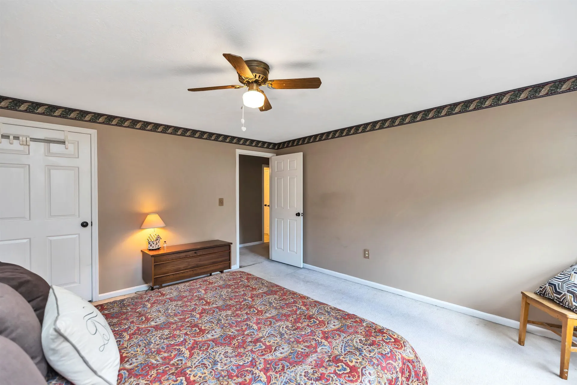 8 Lexington Avenue Londonderry NH 03053