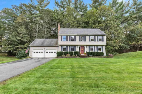 8 Lexington Avenue Londonderry NH 03053