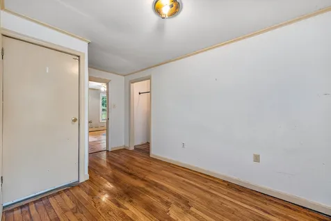 11 Gale Village Road Newton NH 03858