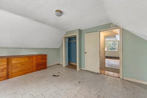 11 Gale Village Road Newton NH 03858