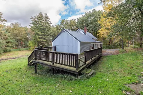 11 Gale Village Road Newton NH 03858