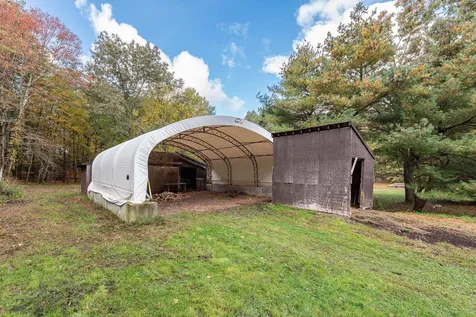 11 Gale Village Road Newton NH 03858