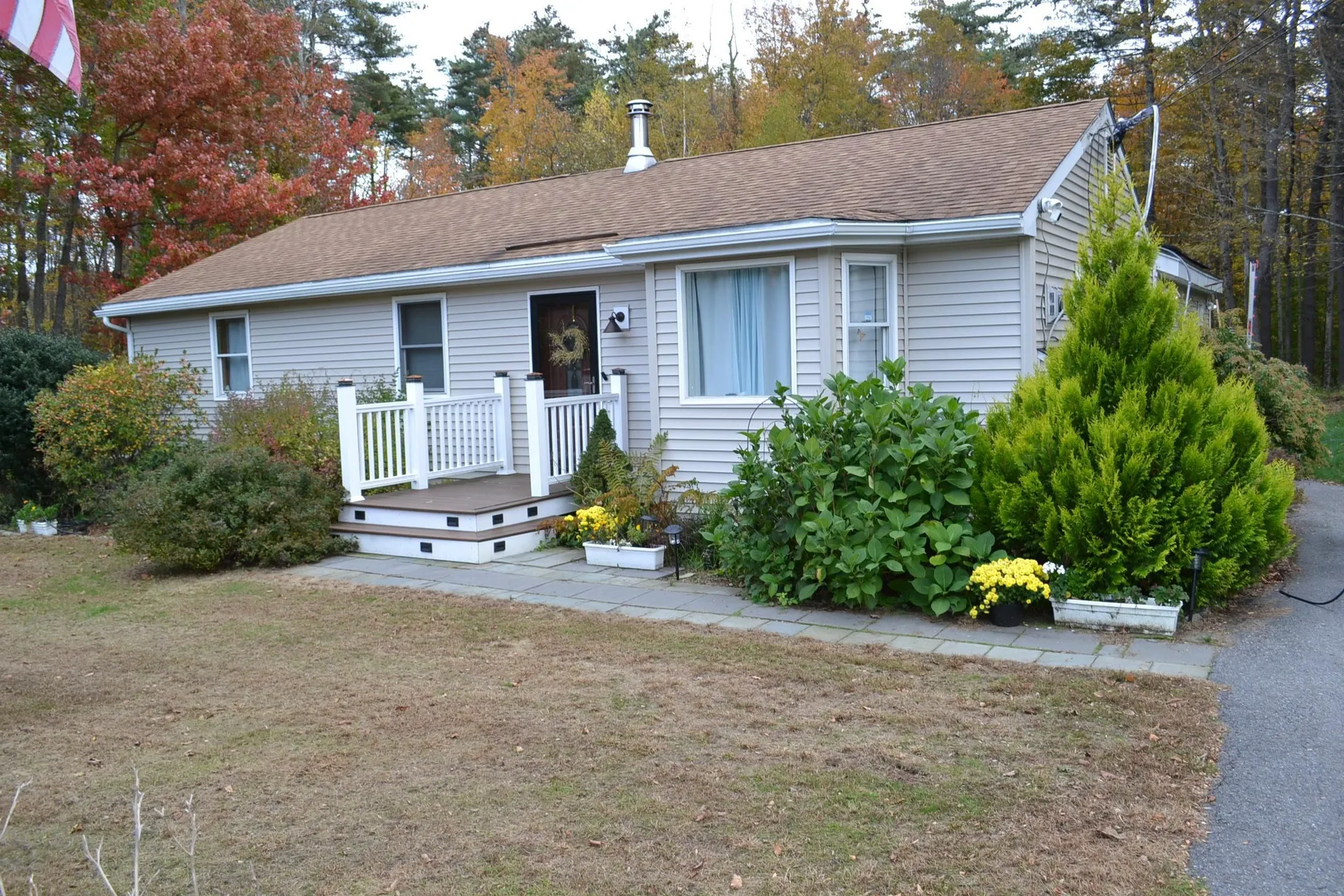 127 Montelona Road Goffstown NH 03045