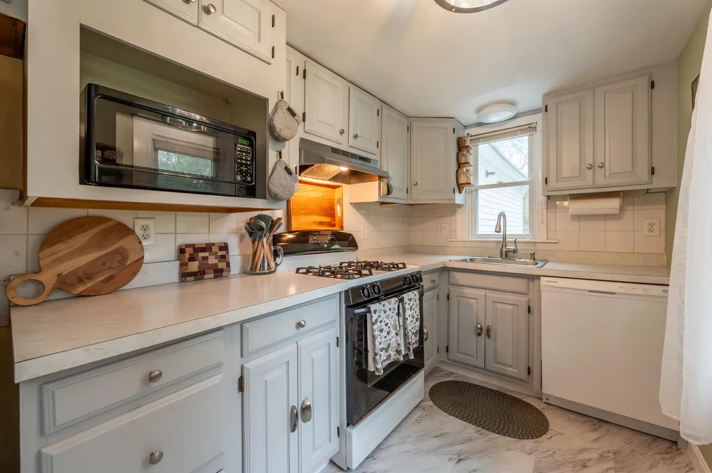 58 Library Road Grafton NH 03240