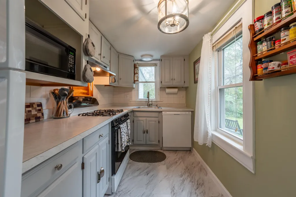 58 Library Road Grafton NH 03240
