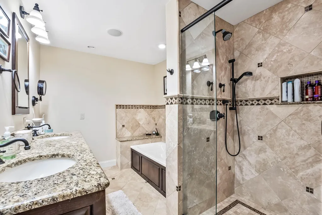 11b Indian Cave Landing Sunapee NH 03782